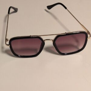 Stylish Black and Gold Sunglasses‎